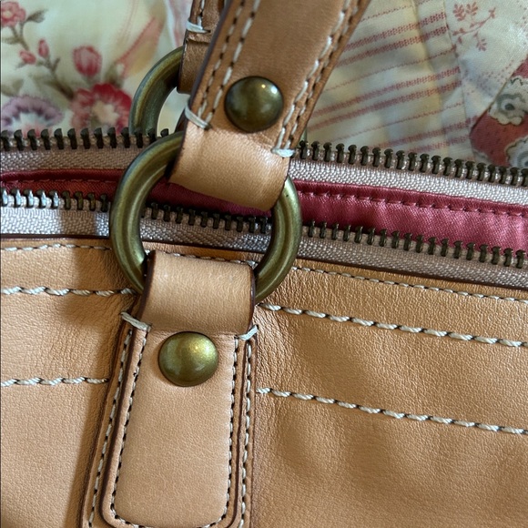 Coach Poppy Whipstich Beige Leather Shoulder Bag - Picture 14 of 16